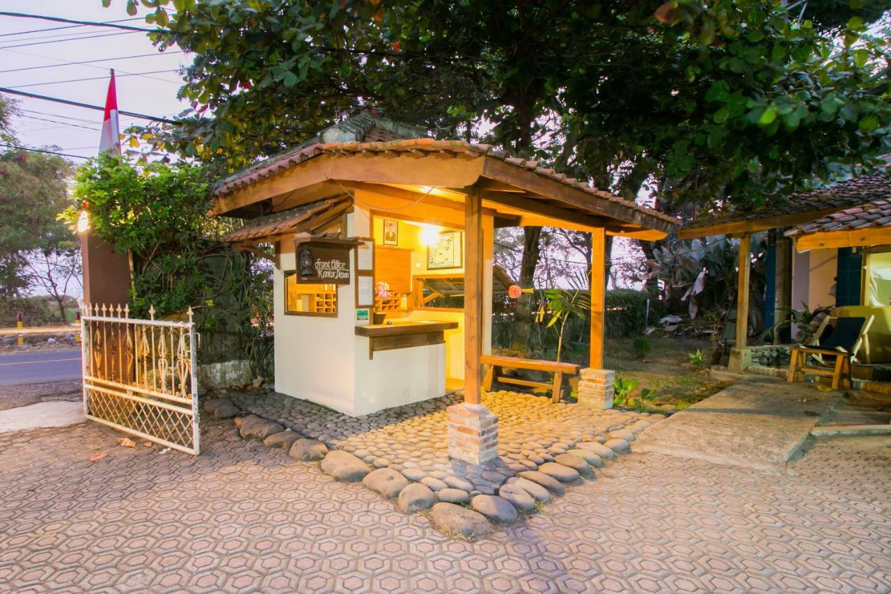 RedDoorz @ Pantai Pelabuhan Ratu 2 Sukabumi Bagian luar foto